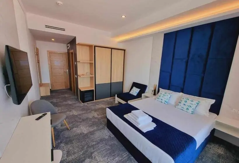 Triple Room Sea View, Nava