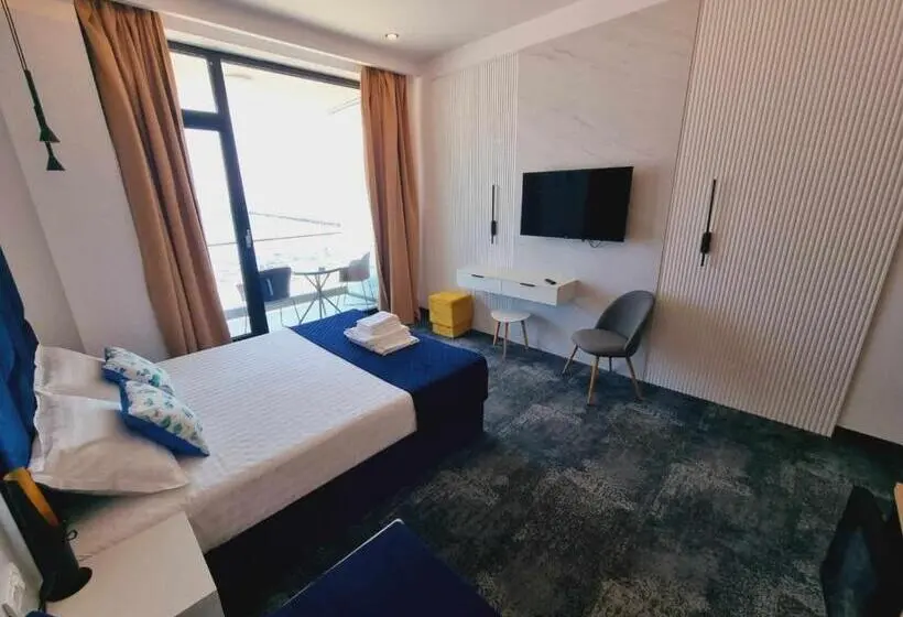 Triple Room Sea View, Nava