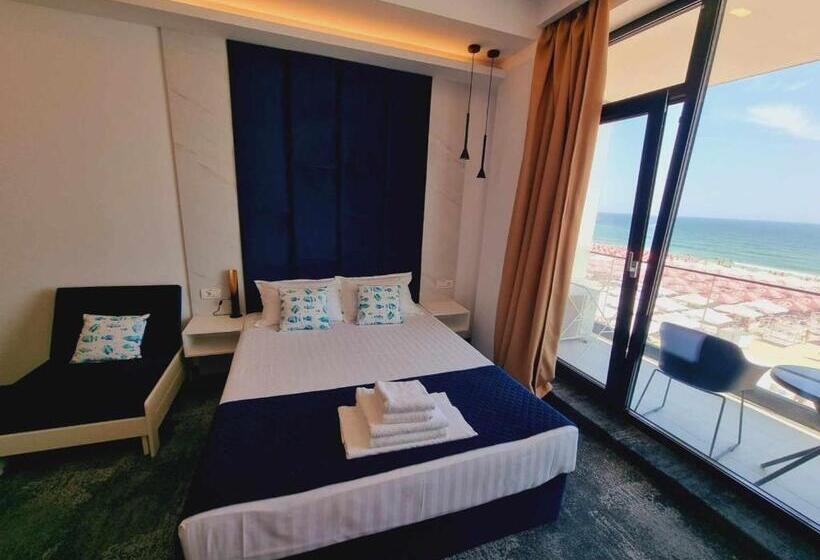 Triple Room Sea View, Nava