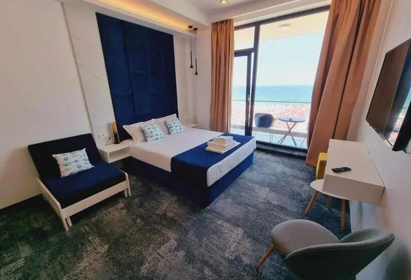 Triple Room Sea View, Nava