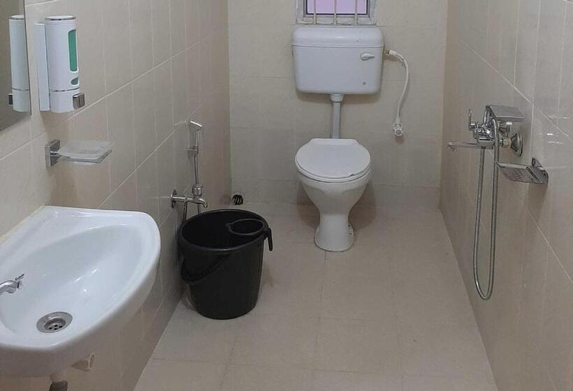 اتاق کلاسیک سه تخته, Oyo Ganapati Bhawan Homestay
