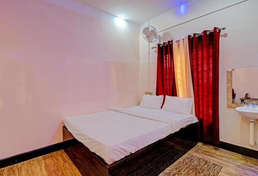 اتاق کلاسیک سه تخته, Oyo Ganapati Bhawan Homestay