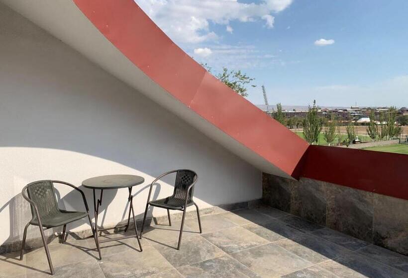 디럭스 룸, Pyunic