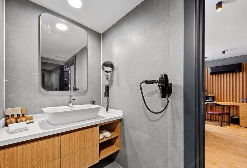 سوییت جونیور, Ibos Hotels Izmir Alsancak