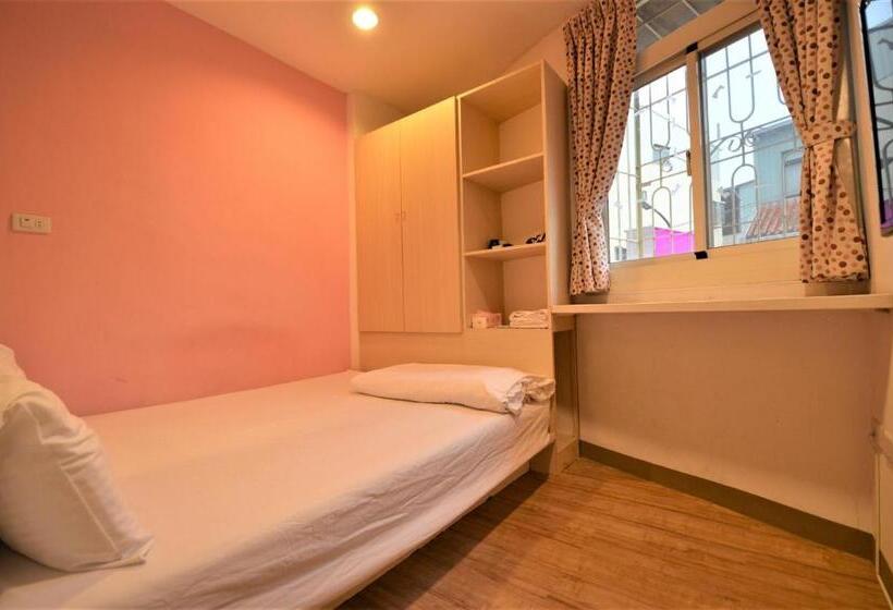 اتاق اکونومی, 逢甲六六