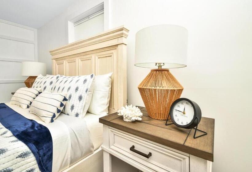 Family Suite, Hill House Mashpee