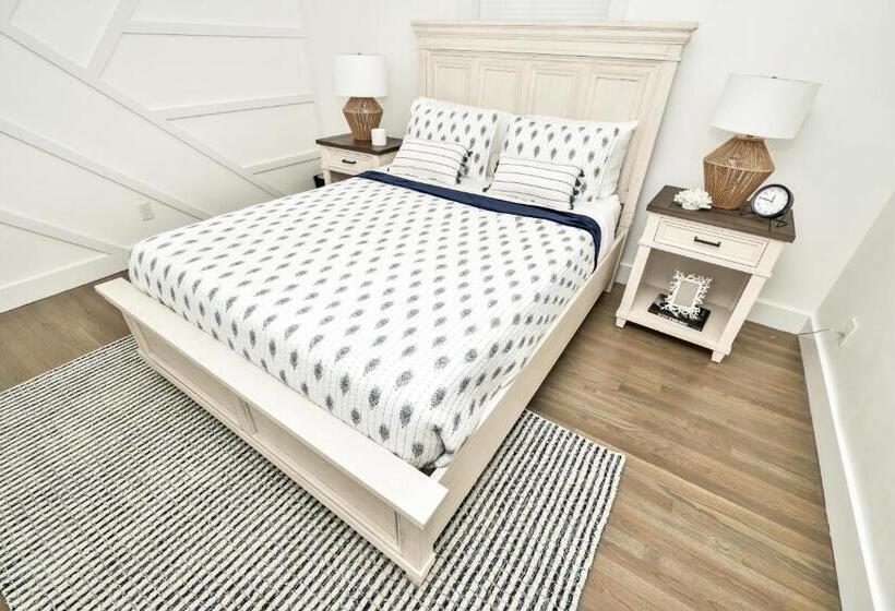 جناح عائلي, Hill House Mashpee