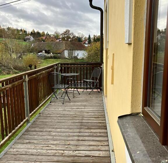 带1个卧室的带阳台的公寓, Mlýn Kamenice