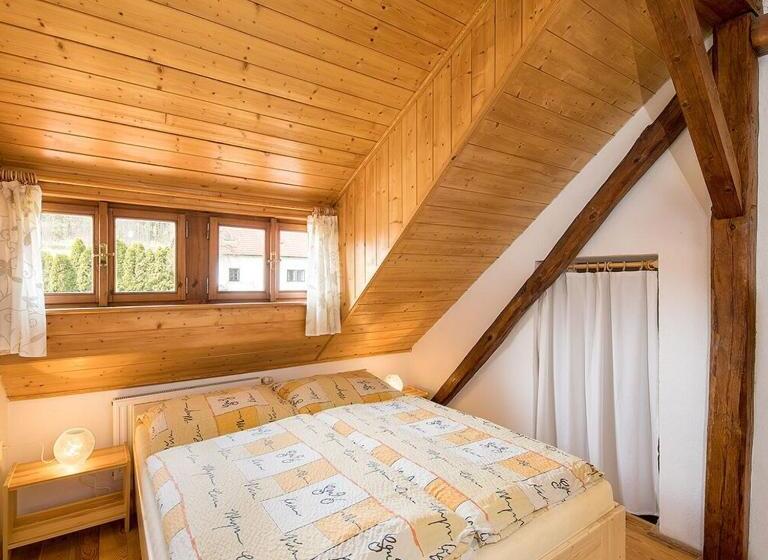 带1个卧室的顶楼公寓, Mlýn Kamenice