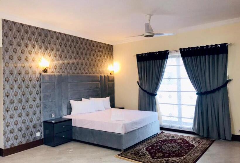 اتاق لوکس خانوادگی, Royal Palace Boutique