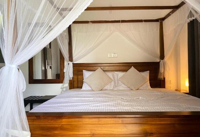 Standard Room, The Tide S Tale