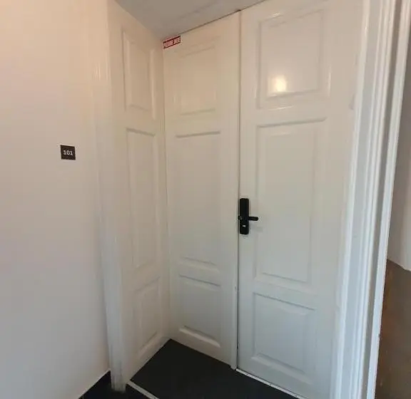 اتاق استاندارد, We Stay Apartments