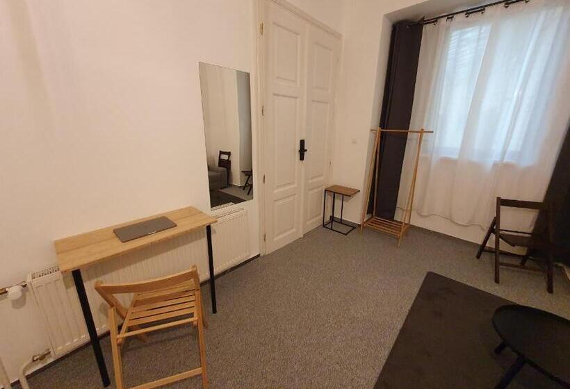 اتاق استاندارد, We Stay Apartments