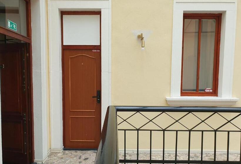 اتاق لوکس, We Stay Apartments