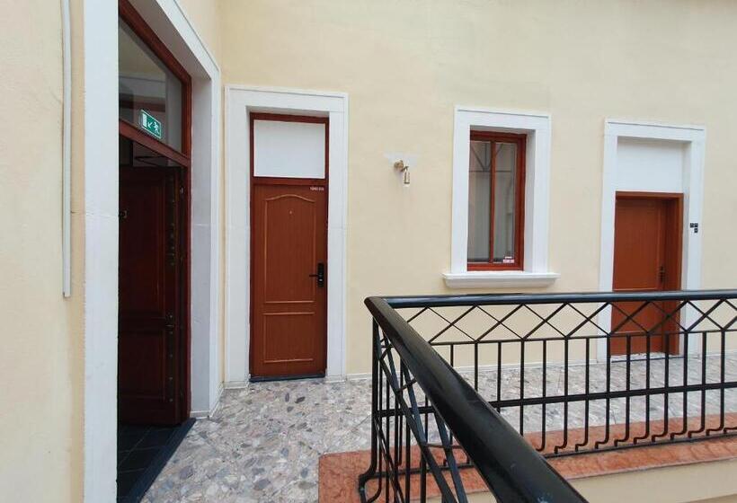 اتاق لوکس, We Stay Apartments