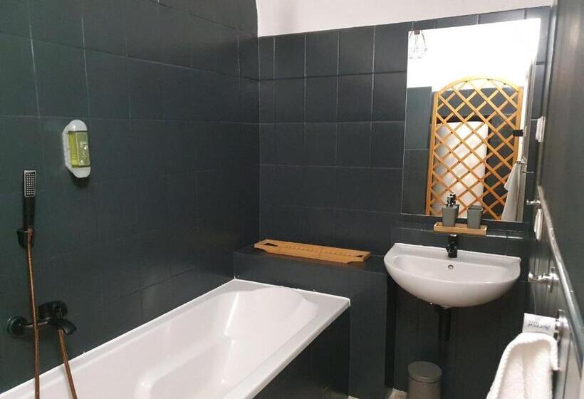 اتاق لوکس, We Stay Apartments