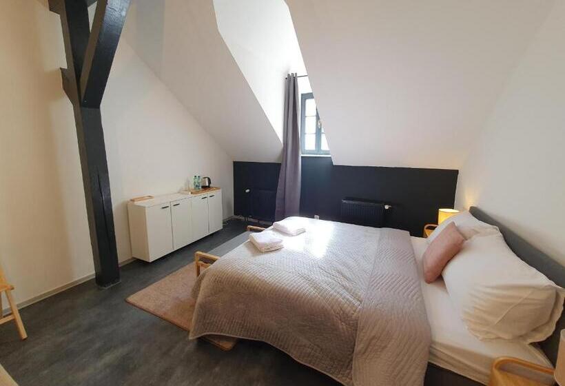 سوییت خانوادگی, We Stay Apartments