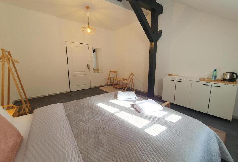 سوییت خانوادگی, We Stay Apartments