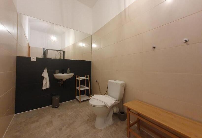 اتاق استاندارد, We Stay Apartments