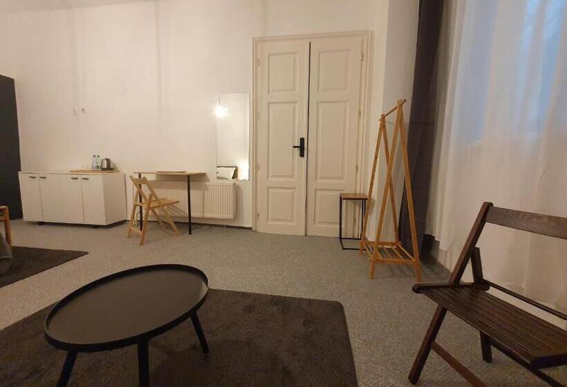 اتاق استاندارد, We Stay Apartments