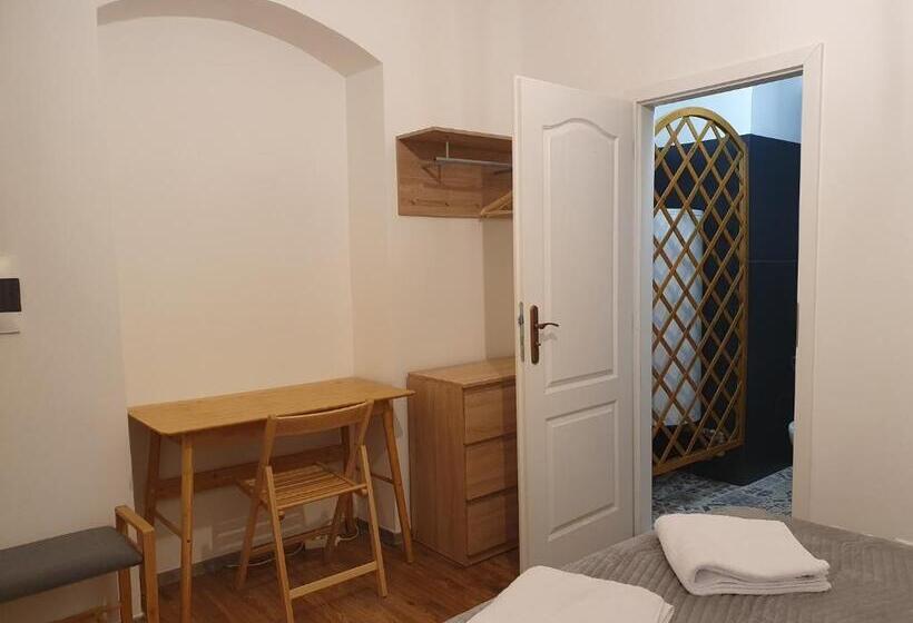 اتاق لوکس, We Stay Apartments