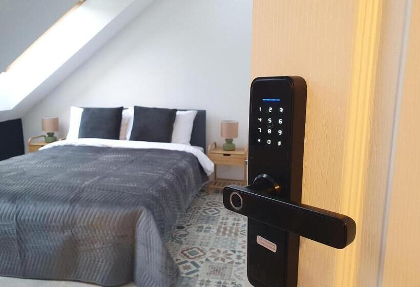 اتاق لوکس, We Stay Apartments