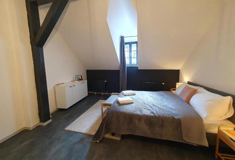 سوییت خانوادگی, We Stay Apartments