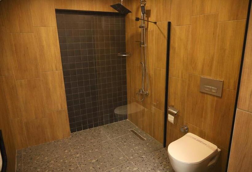 اتاق اکونومی, Rush Hotel Tokat