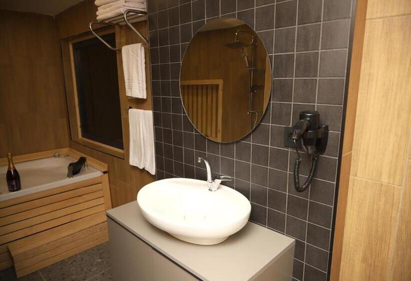سوییت لوکس, Rush Hotel Tokat