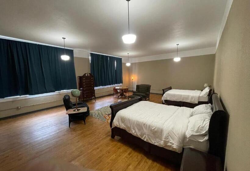 침실 1개 아파트, School Of Fame