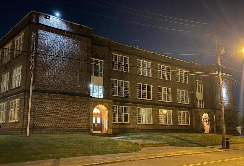 Апартаменты 1 Спальня, School Of Fame