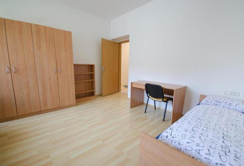 اتاق اکونومی, Glinška Rooms