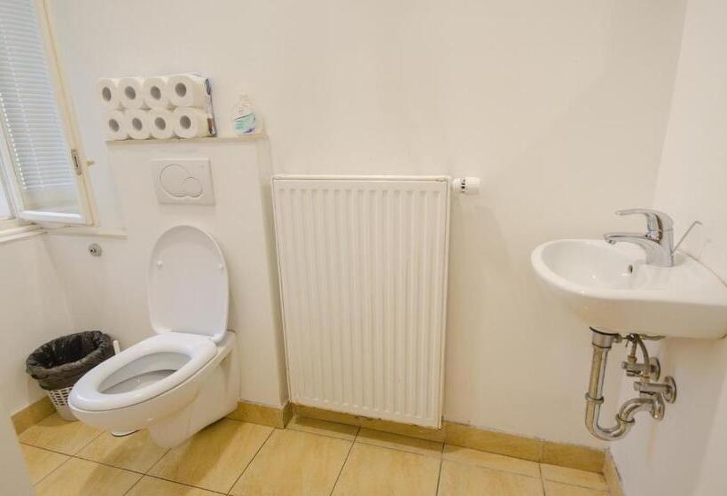 اتاق اکونومی یک تخته, Glinška Rooms