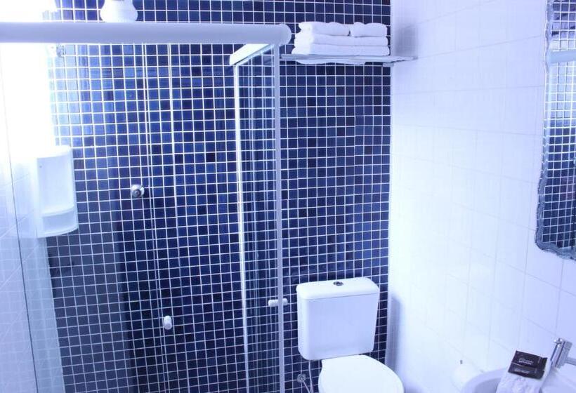 Quarto Triplo Estandar, Pousada Suisse