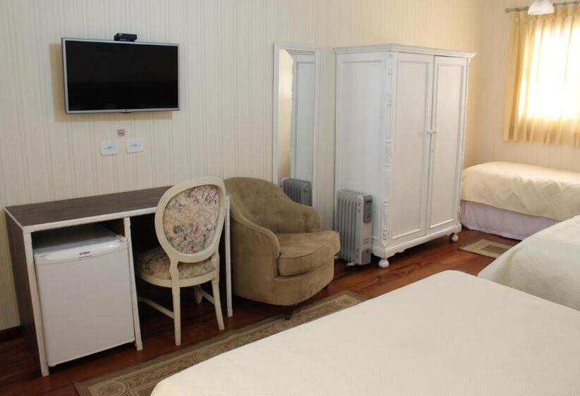 4 Bett Standardzimmer, Pousada Suisse