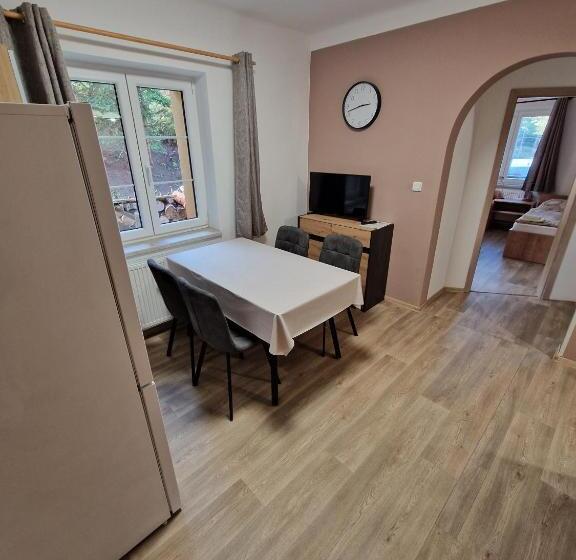 四人标准间, Apartmány Pod Klášterem