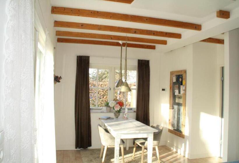 اتاق لوکس با تخت بزرگ, B&b De Sprokkeltuin