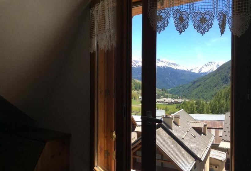 חדר סטנדרט לשלושה, Chambre D Hôte Les Carlines