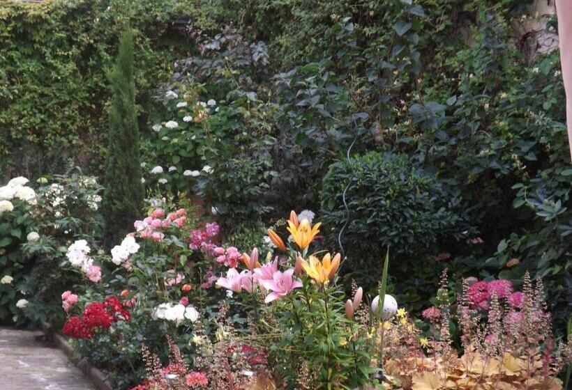 标准房带园景, La Chuchotiere