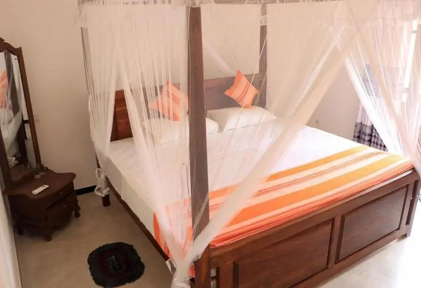 اتاق لوکس با بالکن, Welcome Inn Mirissa