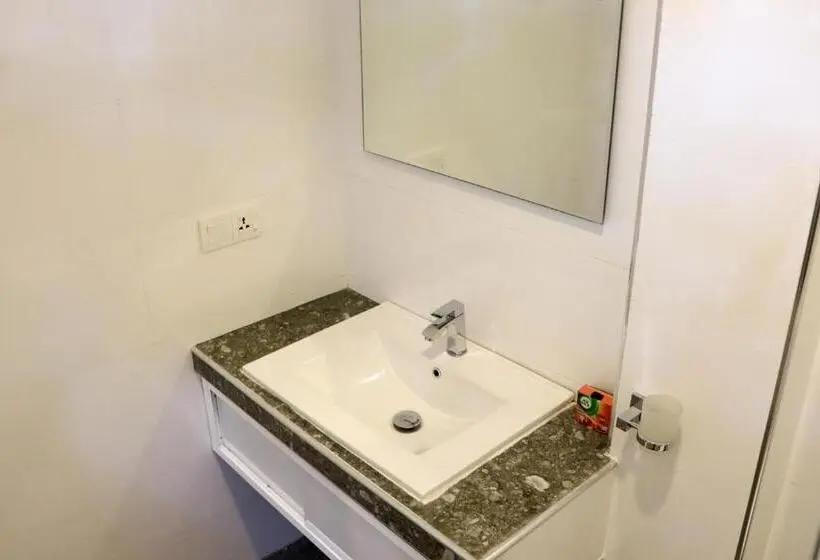 اتاق لوکس سه تخته, Welcome Inn Mirissa