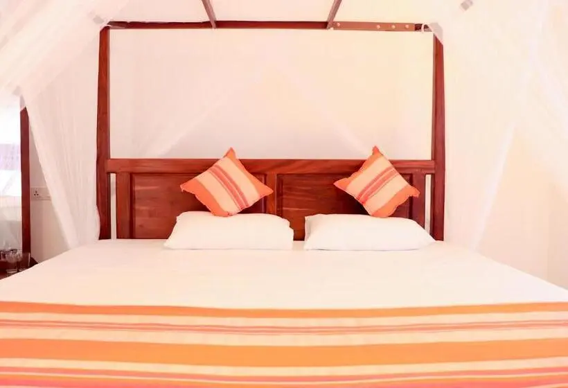 اتاق لوکس سه تخته, Welcome Inn Mirissa
