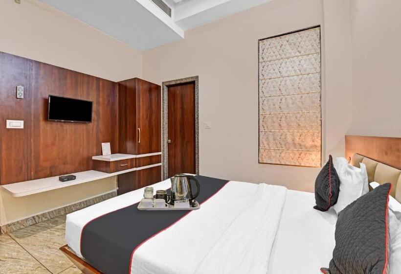 اتاق کلاسیک سه تخته, Collection O 70296 Hotel Sarover