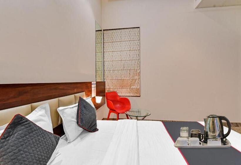 اتاق کلاسیک سه تخته, Collection O 70296 Hotel Sarover