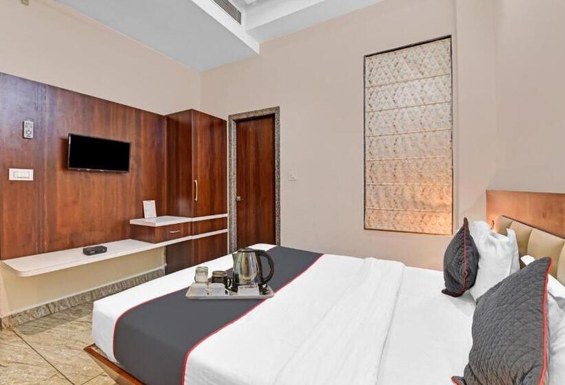 اتاق کلاسیک سه تخته, Collection O 70296 Hotel Sarover