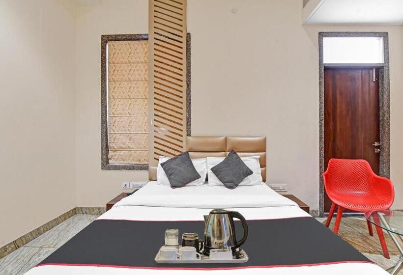 اتاق کلاسیک سه تخته, Collection O 70296 Hotel Sarover