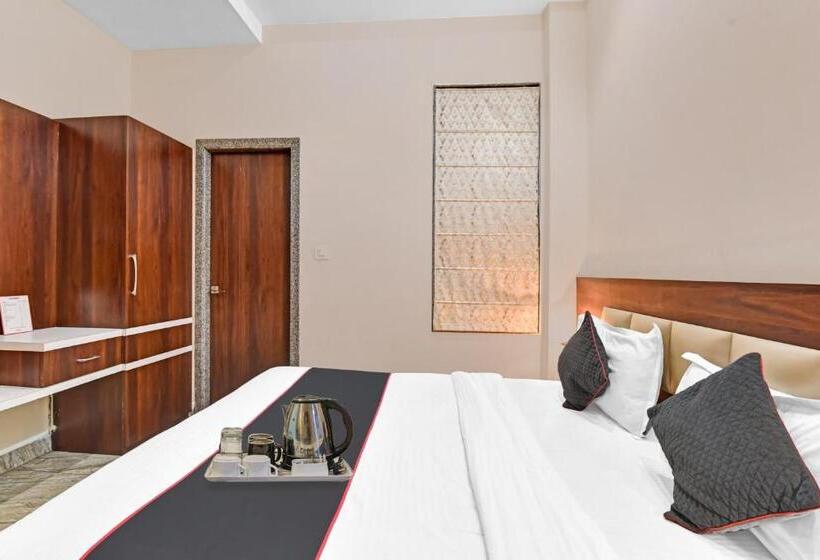اتاق کلاسیک سه تخته, Collection O 70296 Hotel Sarover