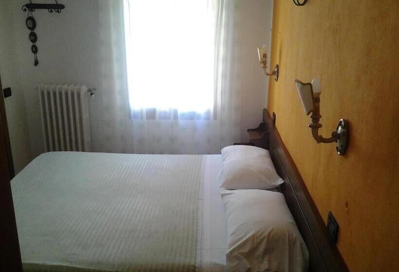 Номер Стандарт, Albergo Ristorante Guerri