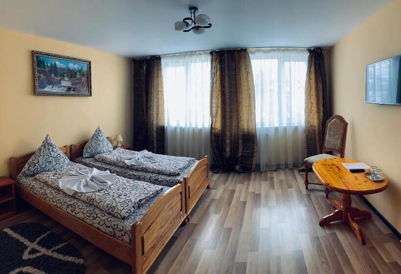 Номер Стандарт Вид на Горы, Arnica