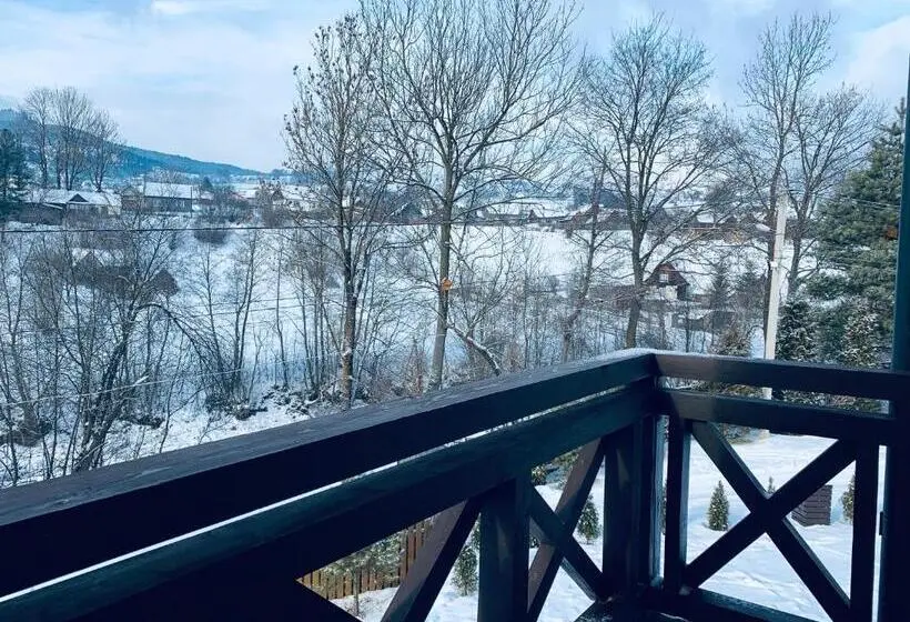 Standard Neljän Hengen Huone Parveke, Arnica